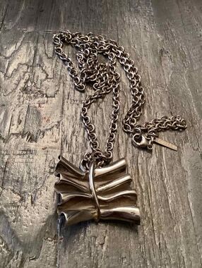 Thistle And Bee Sterling Silver Ribbon Knot Pendant Necklace - Women's Jewelry